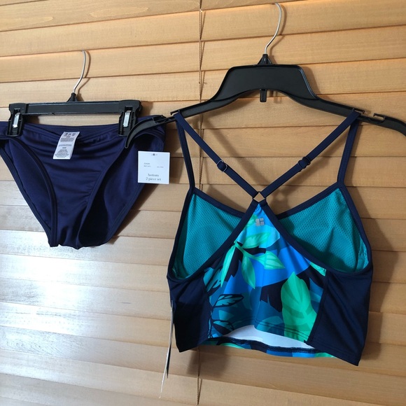 BEACH HOUSE SPORTS NWT 2PIECES SET IN NAVY TOP CROP SIZE 4 / BOTTOM SIZE 6 - Picture 3 of 10
